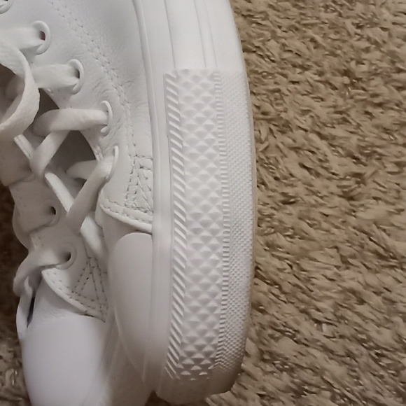 #518Unisex Converse Chuck Taylor All Star Leather 136823C Low Casual ShoesM8 W10 - Picture 12 of 12